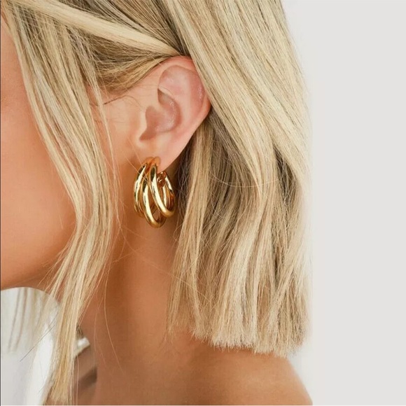 Jewelry - New Geometric Circle Dangle Drop Earrings Studs Me